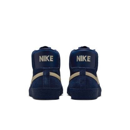 Blazer Mid