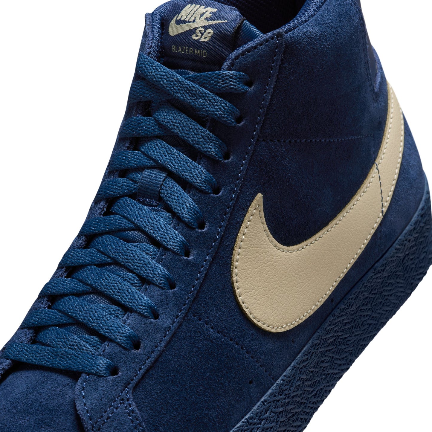 Blazer Mid