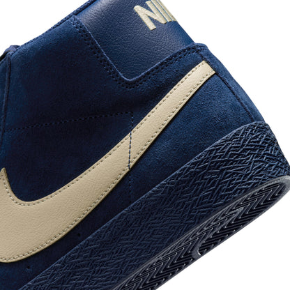 Blazer Mid